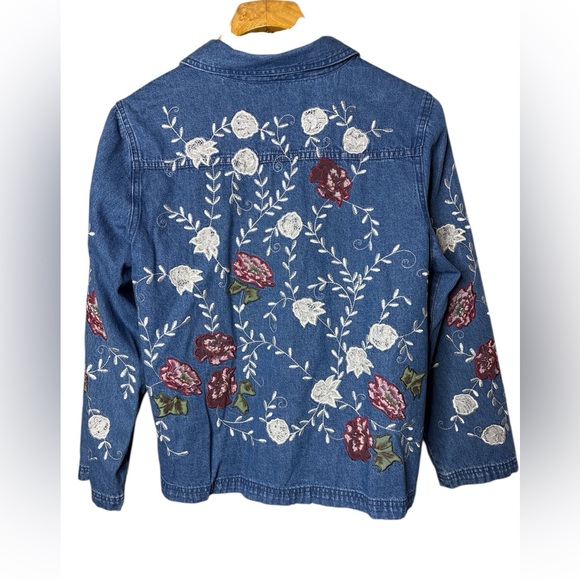 Denim & Co Embroidered Blue Jacket Floral Patch Women’s L Button Front Artsy - Picture 3 of 11